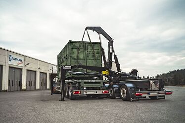 Hammar-XL25-sideloader-transfer.jpg