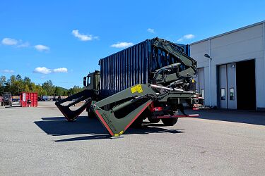 Hammar-MSPO-XXL36-sledge.jpg