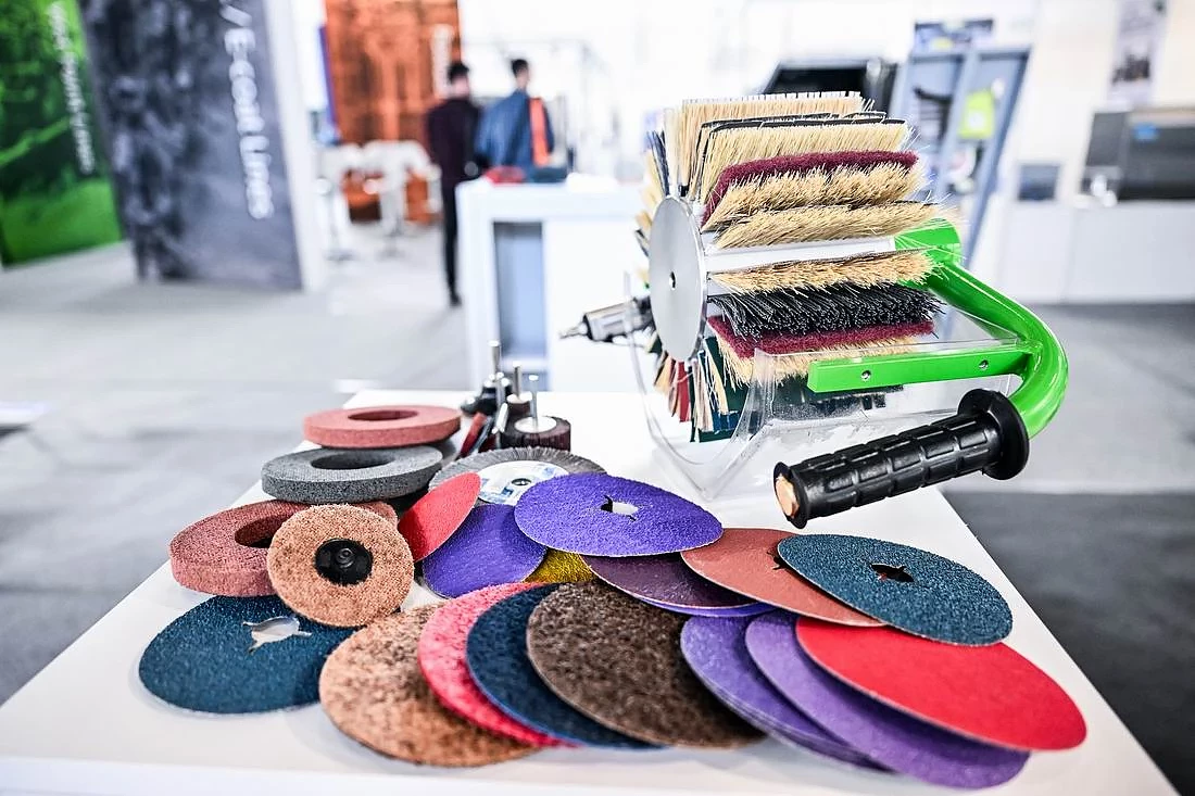 expo-surface-2025-01.jpg [127.15 KB]