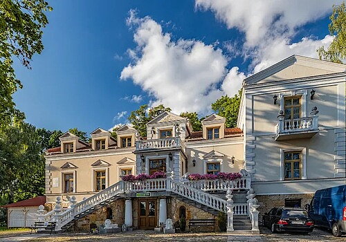 palac-tarnowskich.jpg [78.11 KB]