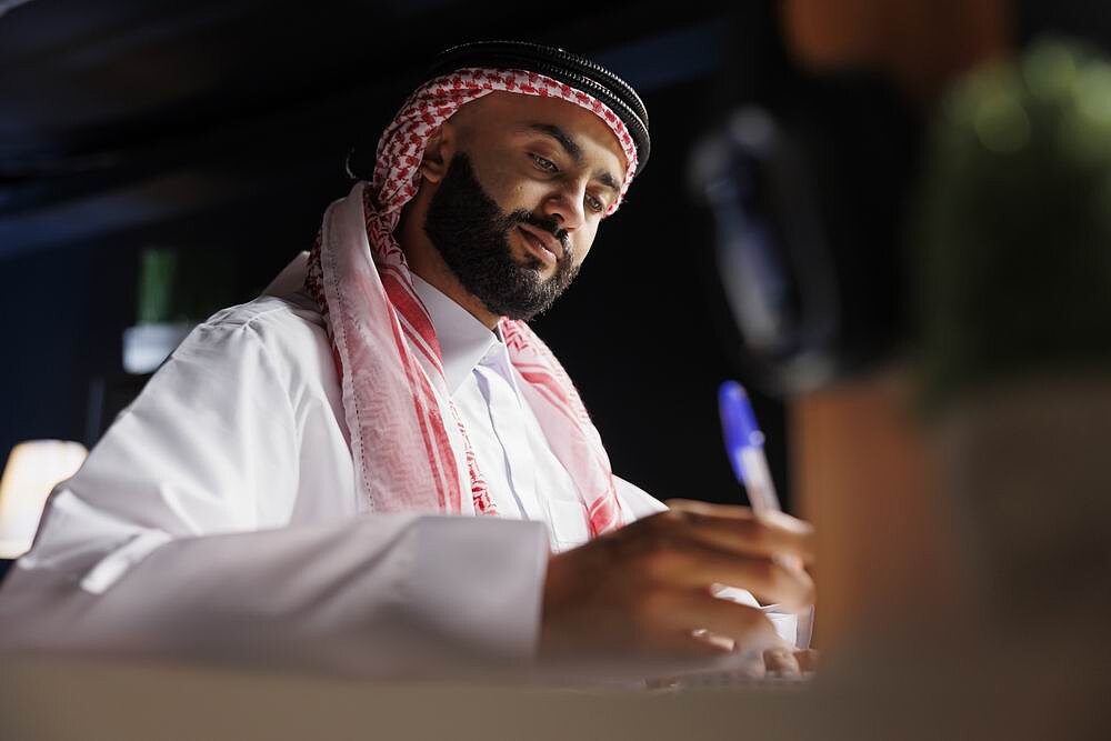 focused-arab-entrepreneur-home-office.jpg [46.48 KB]