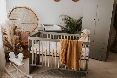 Łóżko PAULINE 120X60 grafit-sosna z barierką