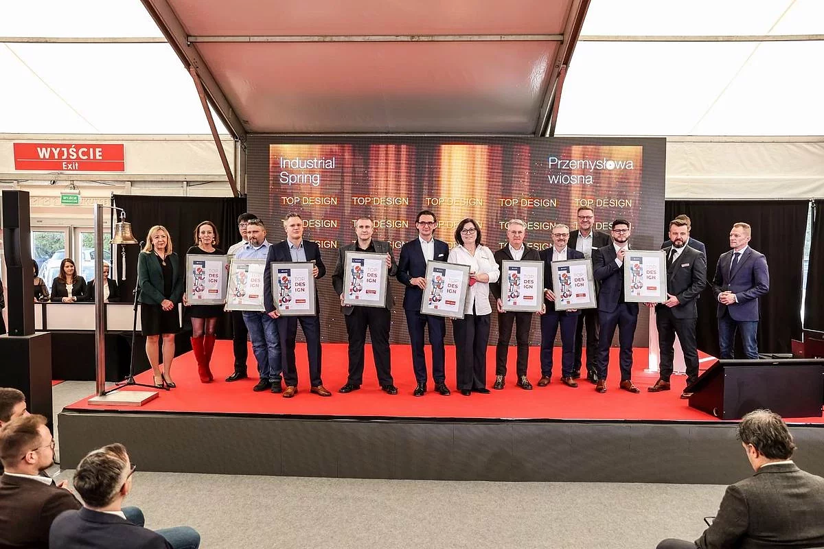 stom-wreczenie-nagrod-02.jpg [151.85 KB]