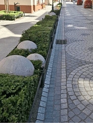Mala-architektura-kule-granitowe.png