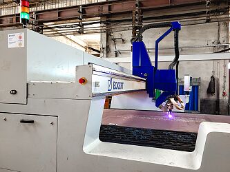 onyx-cnc-cutting-machine-eckert-2.jpg