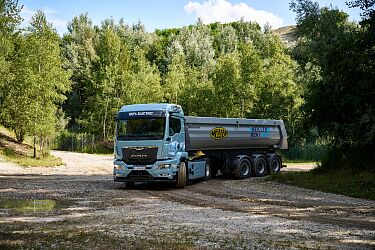 eTGS-4x2-tipper-trailer-6.jpg