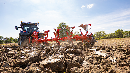 KUHN-MASTER-M-Mounted-Plough-3.png