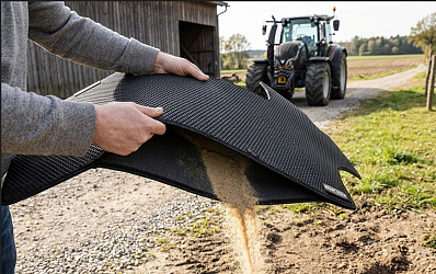 SMART POCKET EVA Floor Mat for Agricultural Machines by MAX-DYWANIK