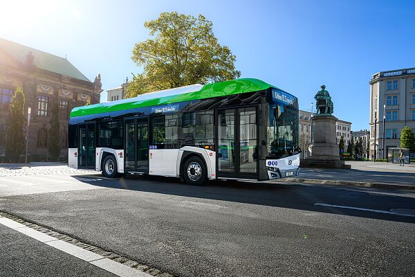 Urbino-105-electric-15.JPG