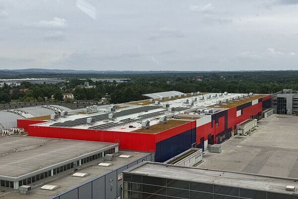 nowa-hala-Fotovoltaika.jpg