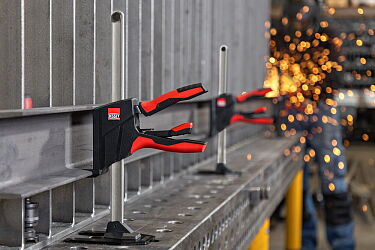 bey23-work-steel-02.jpg